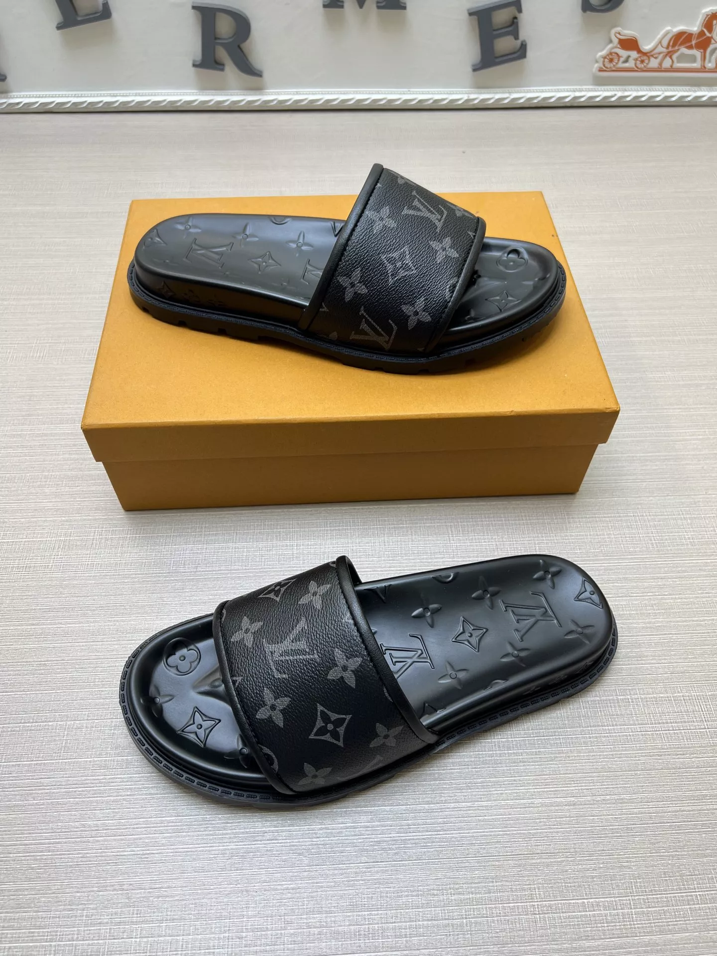 Refined 2591 Louis Vuitton Slippers For Men