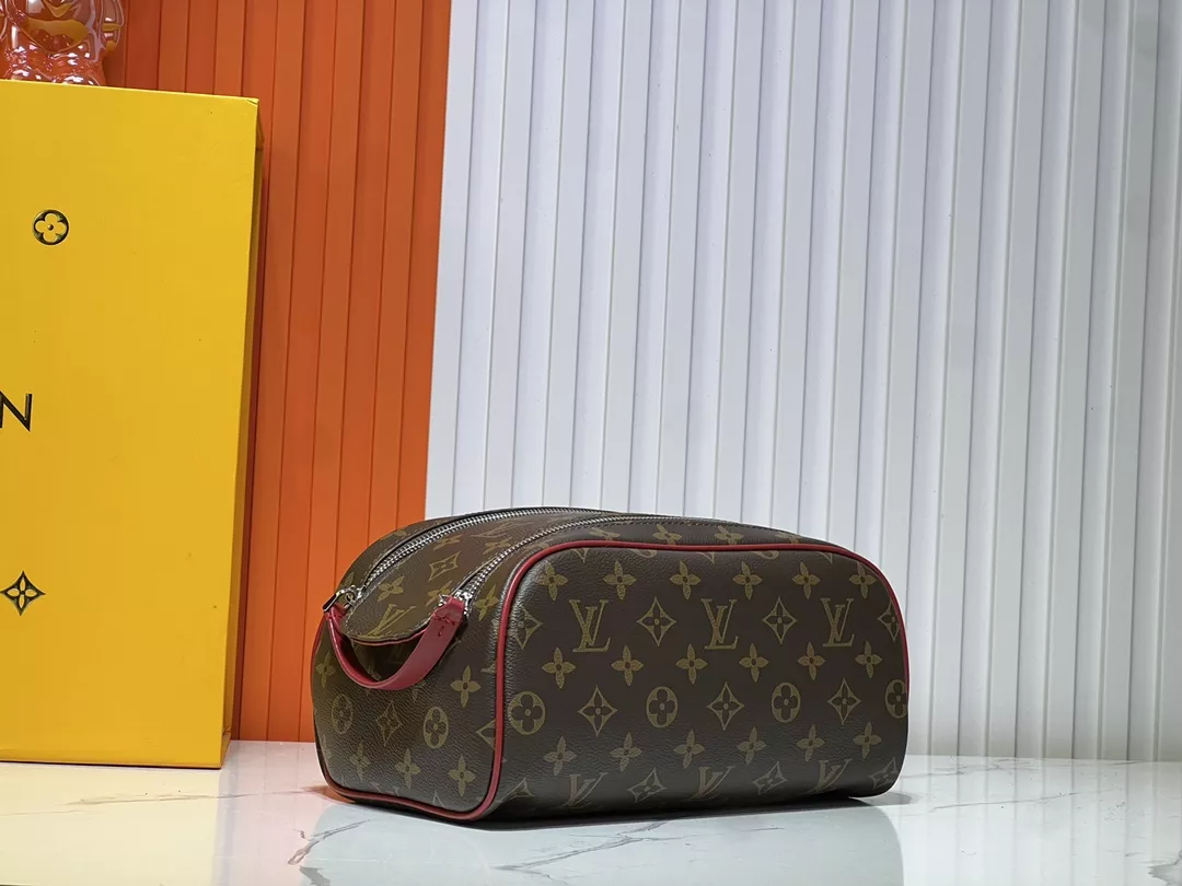 Refined 2778 Louis Vuitton AAA Quality Handbags For Women