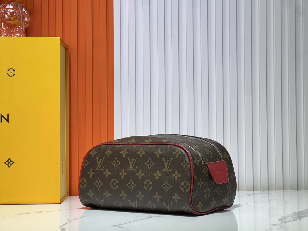 Refined 2778 Louis Vuitton AAA Quality Handbags For Women