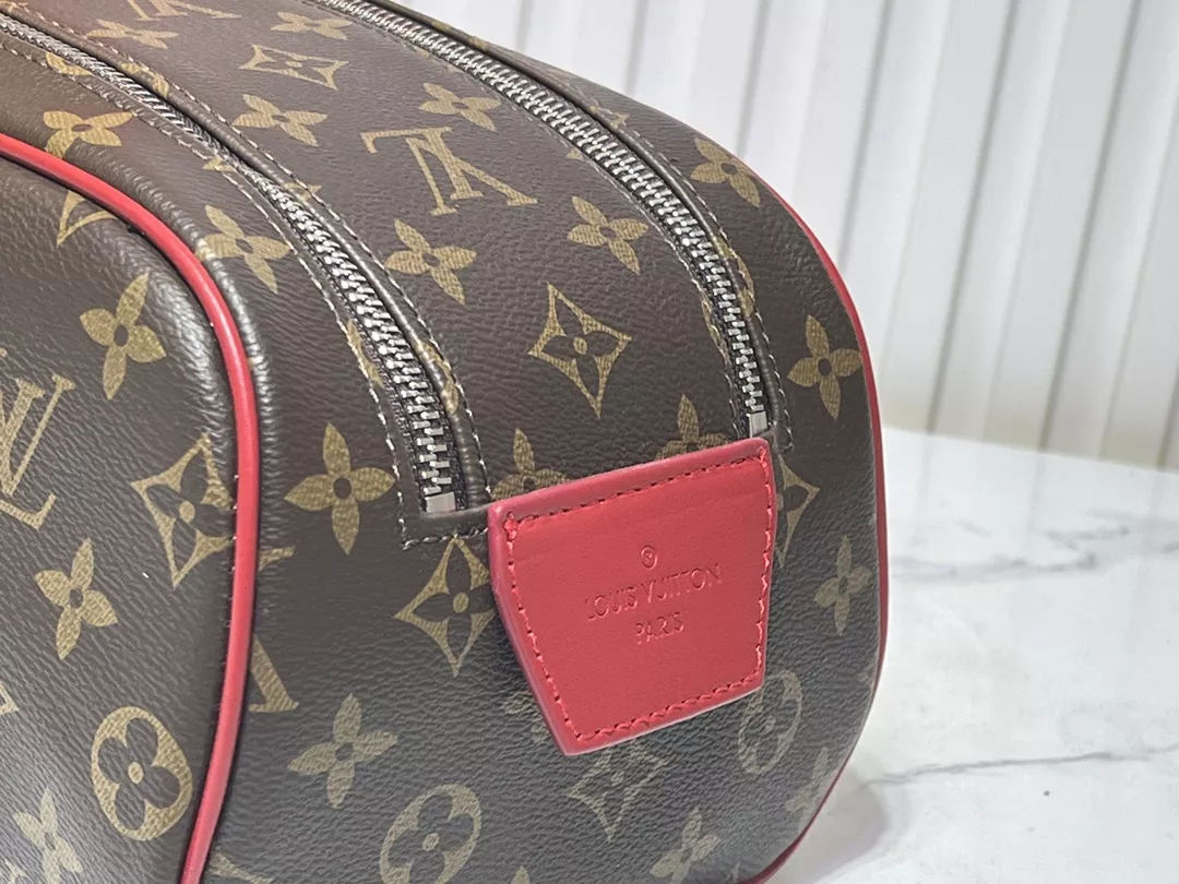 Refined 2778 Louis Vuitton AAA Quality Handbags For Women