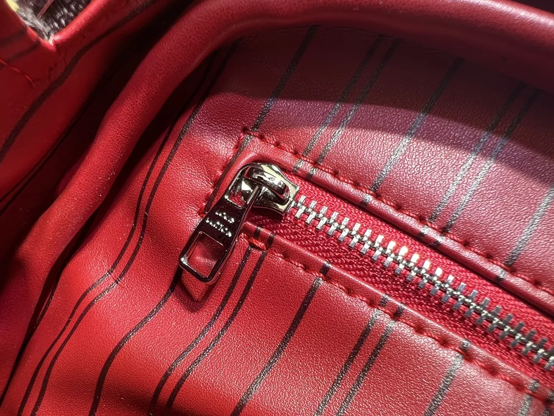 Refined 2778 Louis Vuitton AAA Quality Handbags For Women