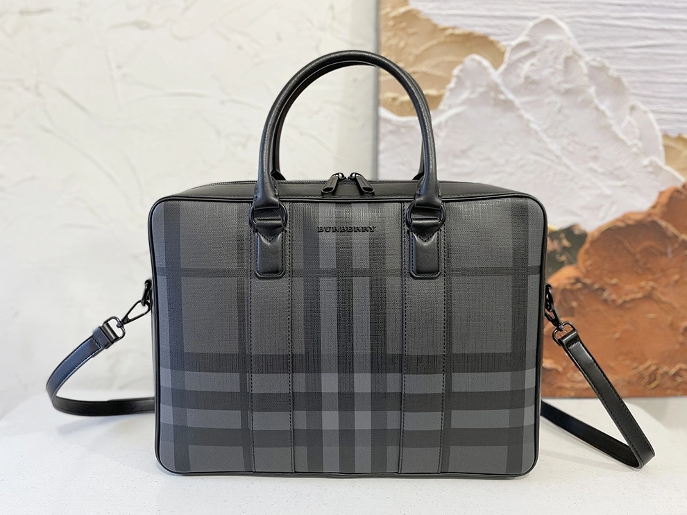 Refined 2790 Burberry AAA Man Handbags