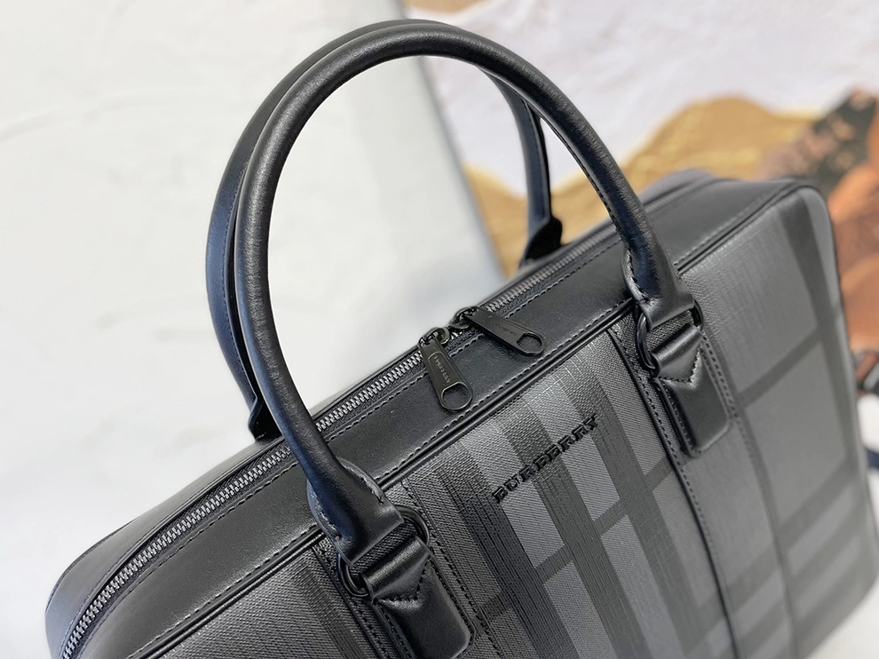 Refined 2790 Burberry AAA Man Handbags