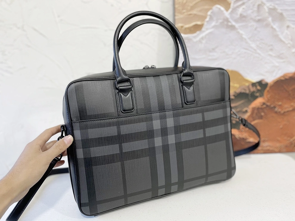 Refined 2790 Burberry AAA Man Handbags