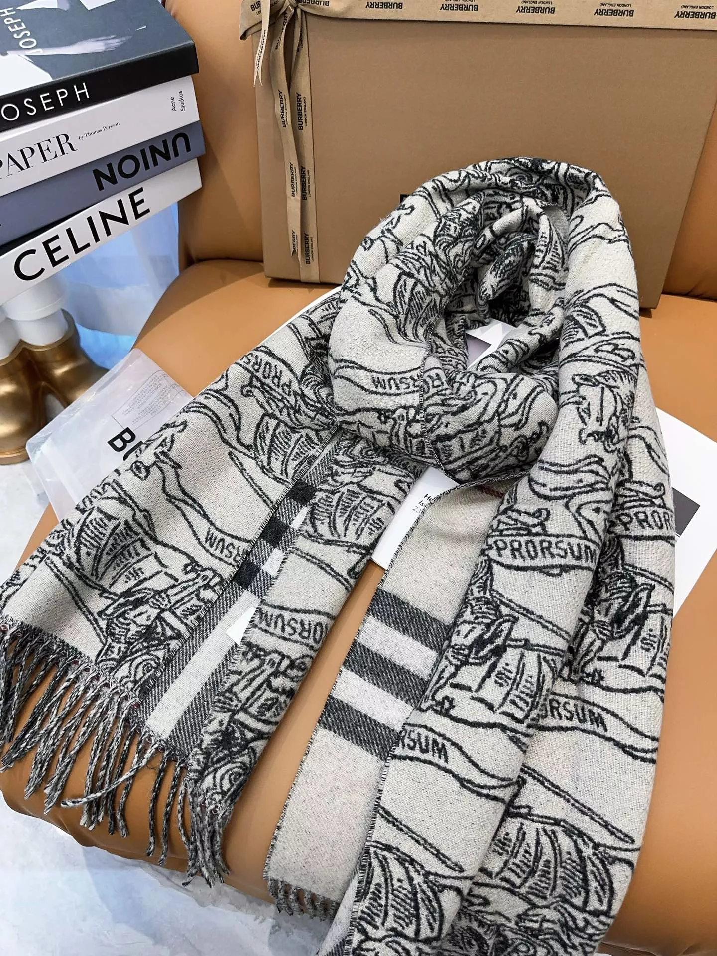 Refined 2950 Burberry Scarf For Unisex