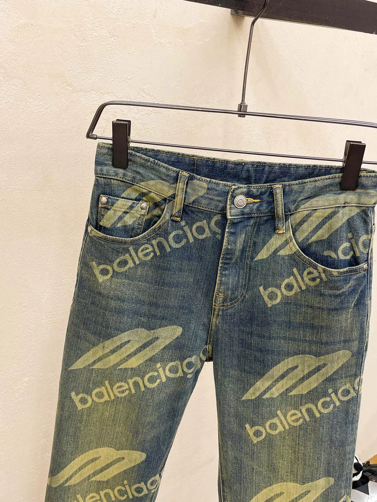 Refined 3023 Balenciaga Jeans For Men
