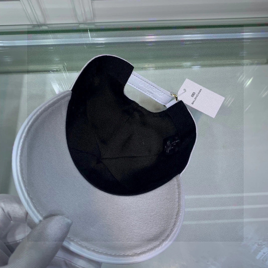 Refined 3144 Balenciaga Caps