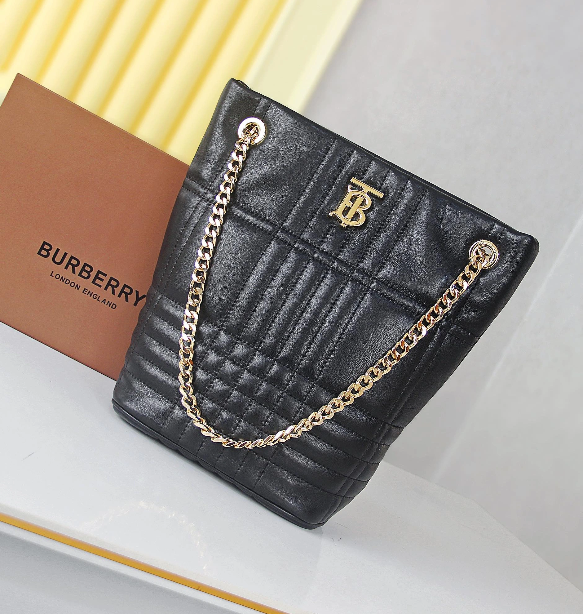 Refined 3168 Burberry AAA Quality Shoulder Bags For Women
