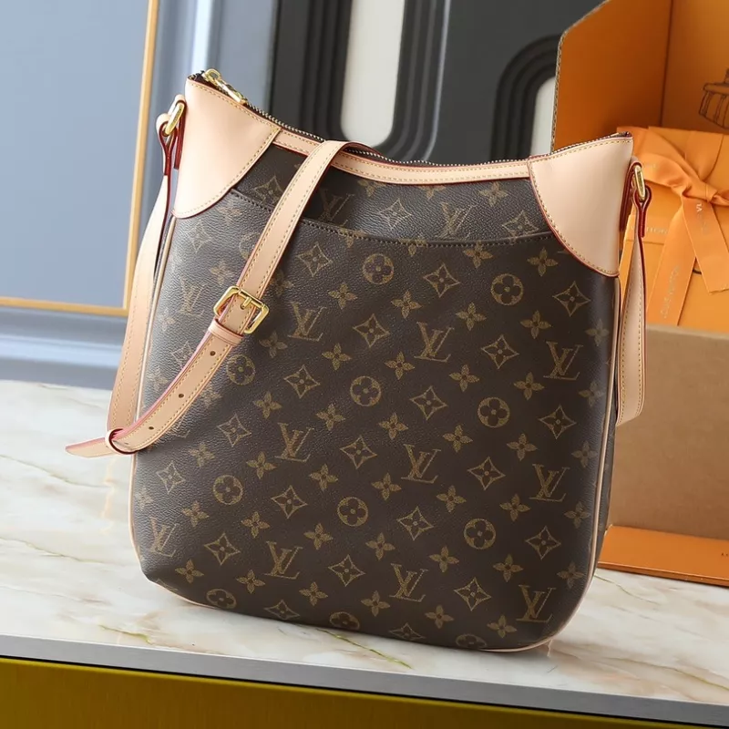 Refined 3188 Louis Vuitton Messenger Bags