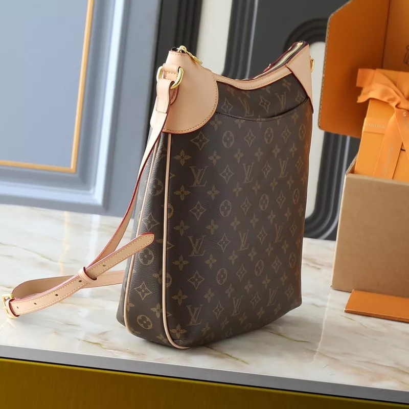 Refined 3188 Louis Vuitton Messenger Bags