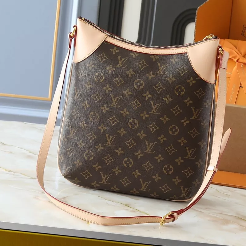 Refined 3188 Louis Vuitton Messenger Bags