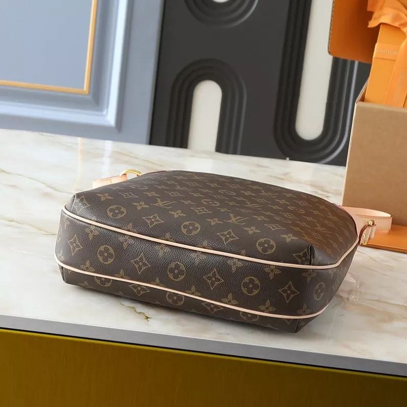Refined 3188 Louis Vuitton Messenger Bags