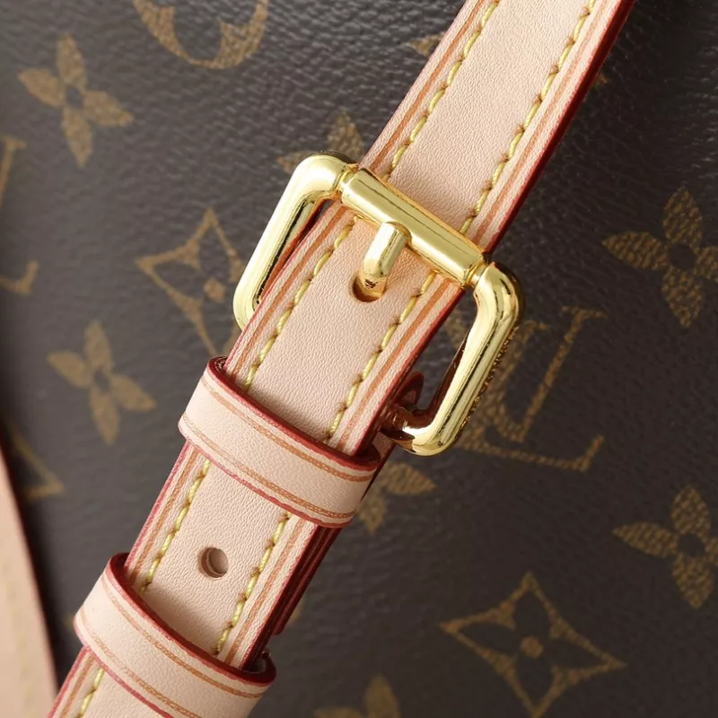 Refined 3188 Louis Vuitton Messenger Bags