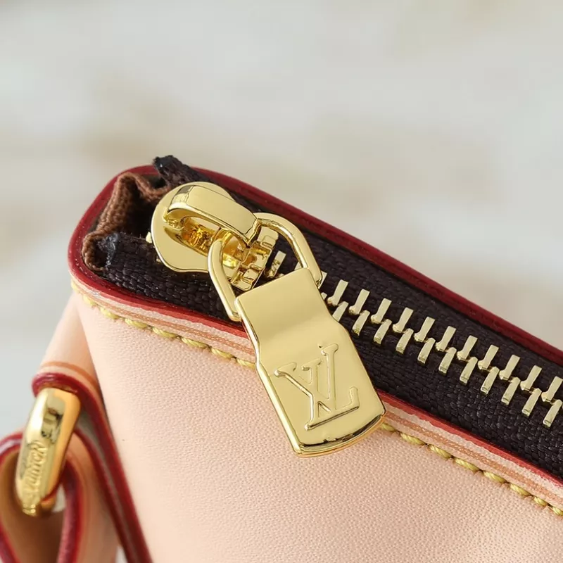 Refined 3188 Louis Vuitton Messenger Bags