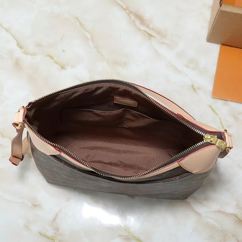Refined 3188 Louis Vuitton Messenger Bags