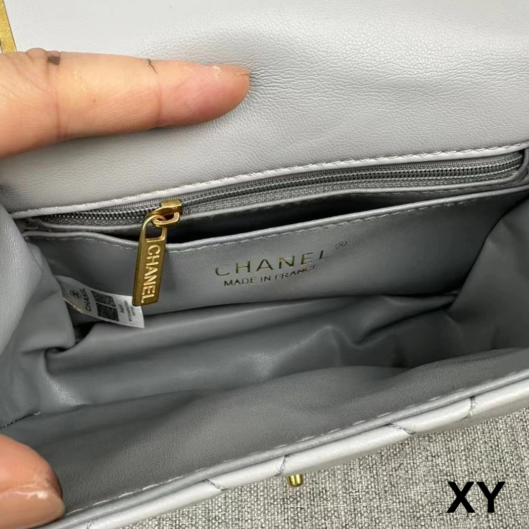 Refined 3277 Chanel Messenger Bags For Women