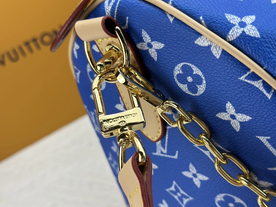 Refined 3871 Louis Vuitton Travel Bags