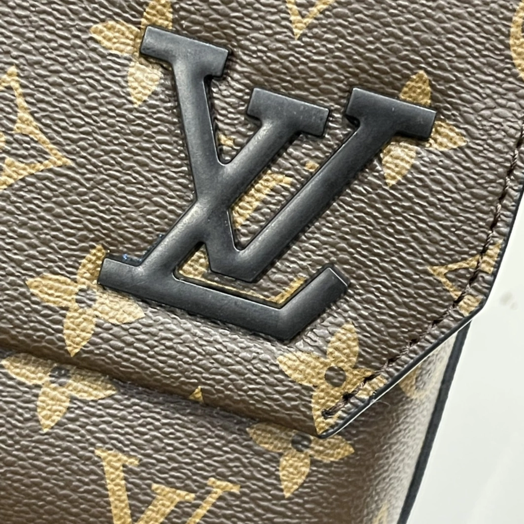 Refined 4115 Louis Vuitton AAA Man Messenger Bags