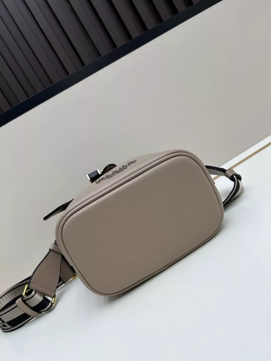 Refined 4410 Prada AAA Quality Messenger Bags For Women