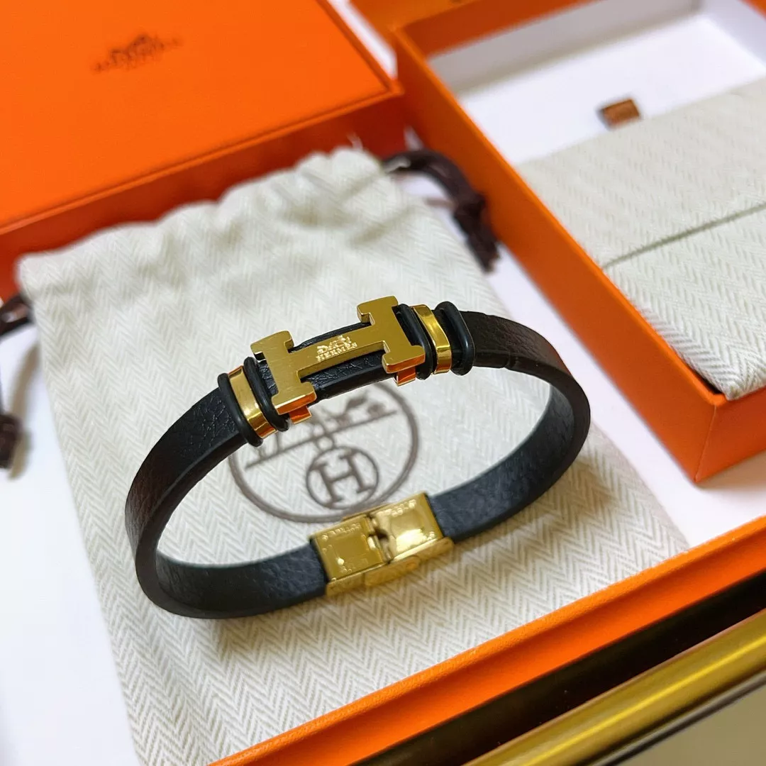 Refined 4582 Hermes Bracelets