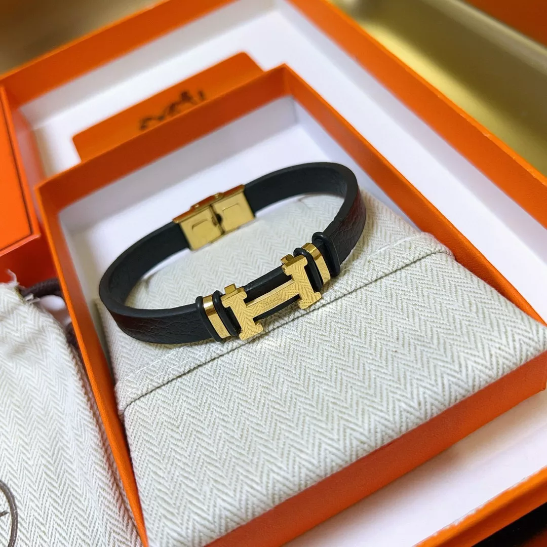 Refined 4582 Hermes Bracelets