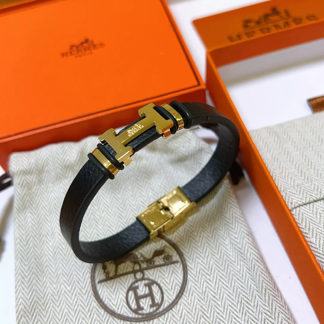 Refined 4582 Hermes Bracelets