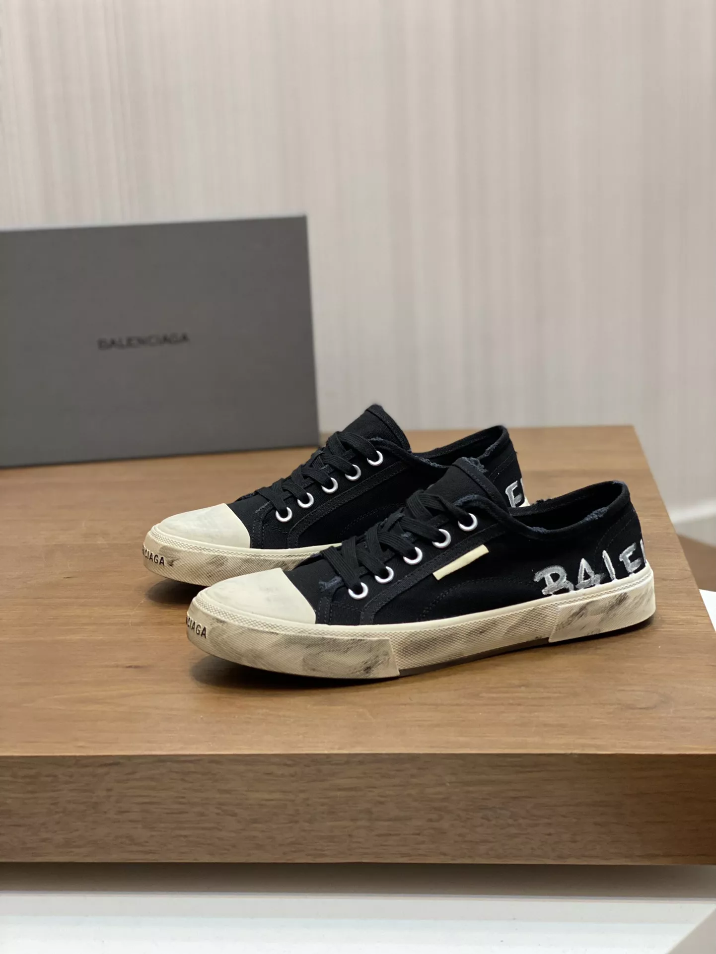 Refined 4852 Balenciaga Casual Shoes For Men