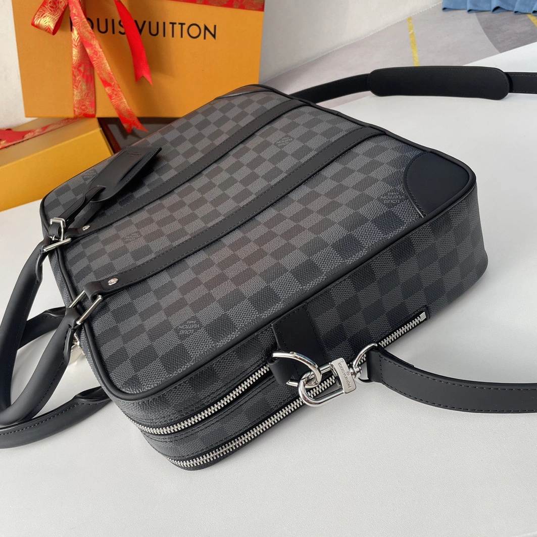 Refined 5086 Louis Vuitton AAA Man Handbags