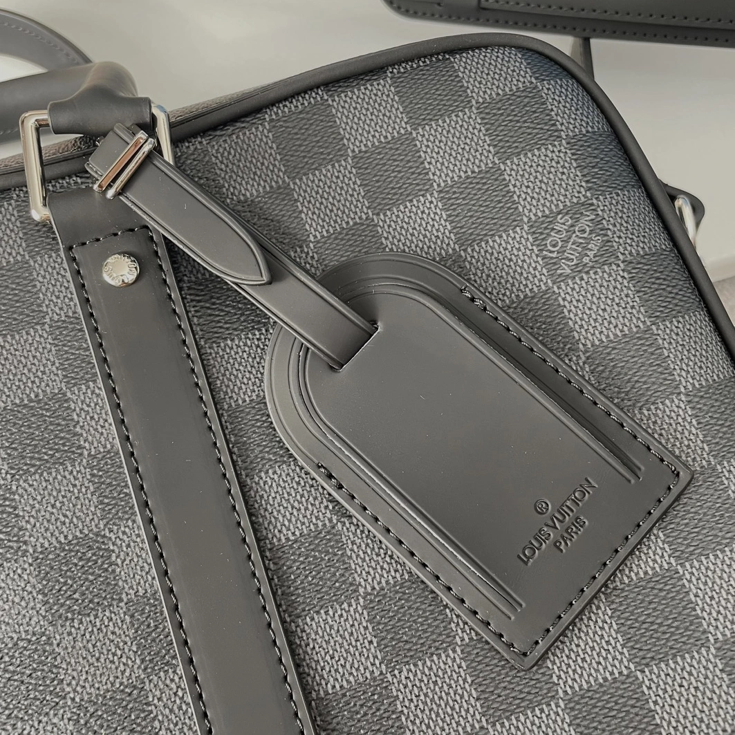 Refined 5086 Louis Vuitton AAA Man Handbags