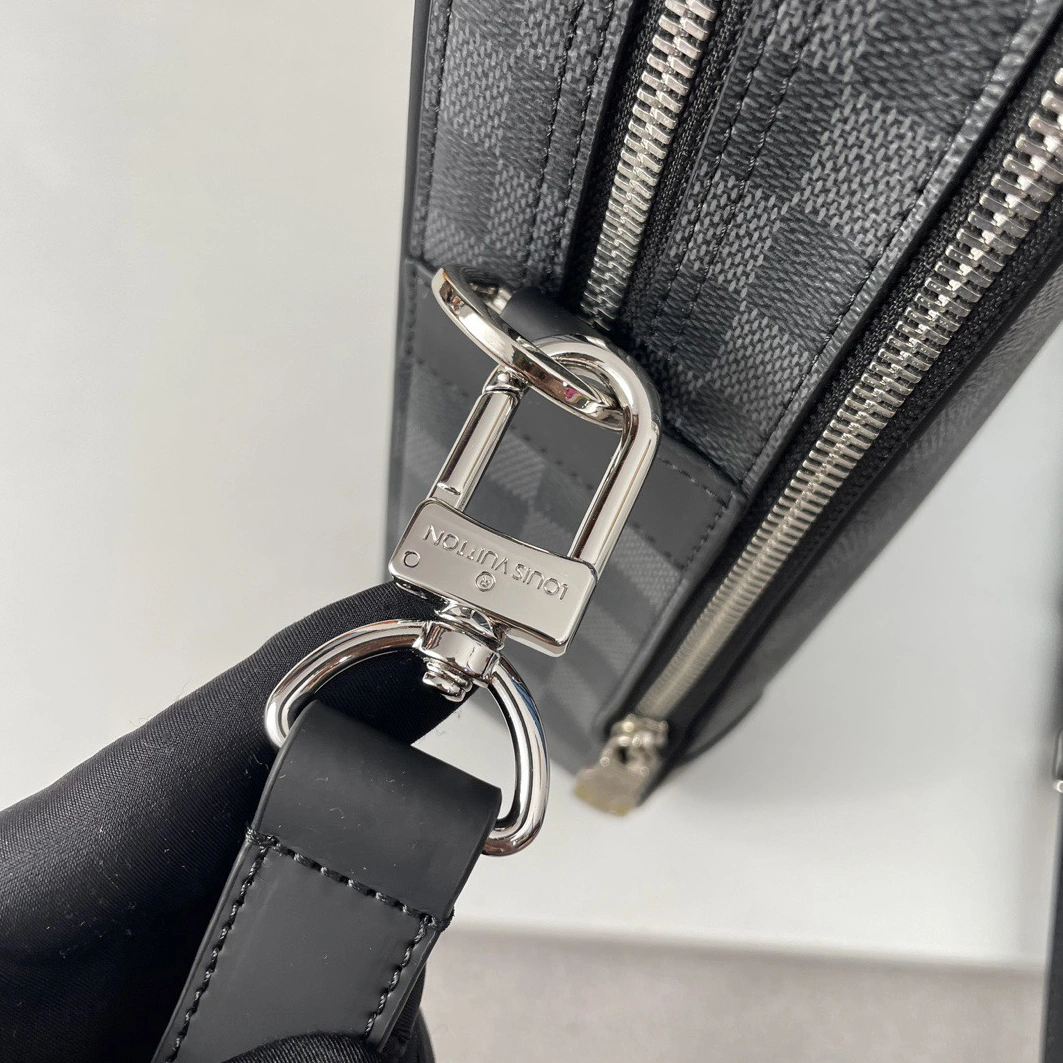 Refined 5086 Louis Vuitton AAA Man Handbags