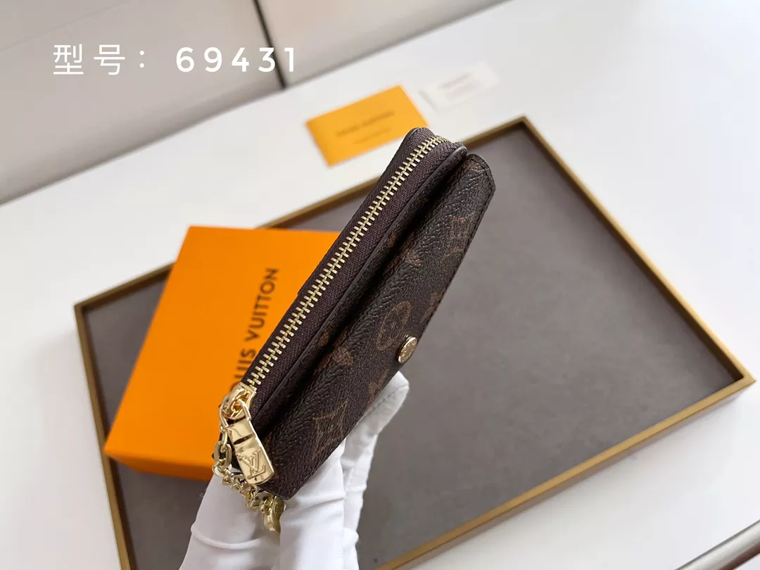Refined 532 Louis Vuitton LV Card Case