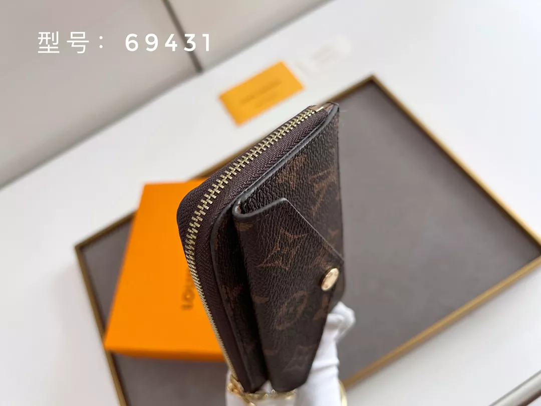 Refined 532 Louis Vuitton LV Card Case