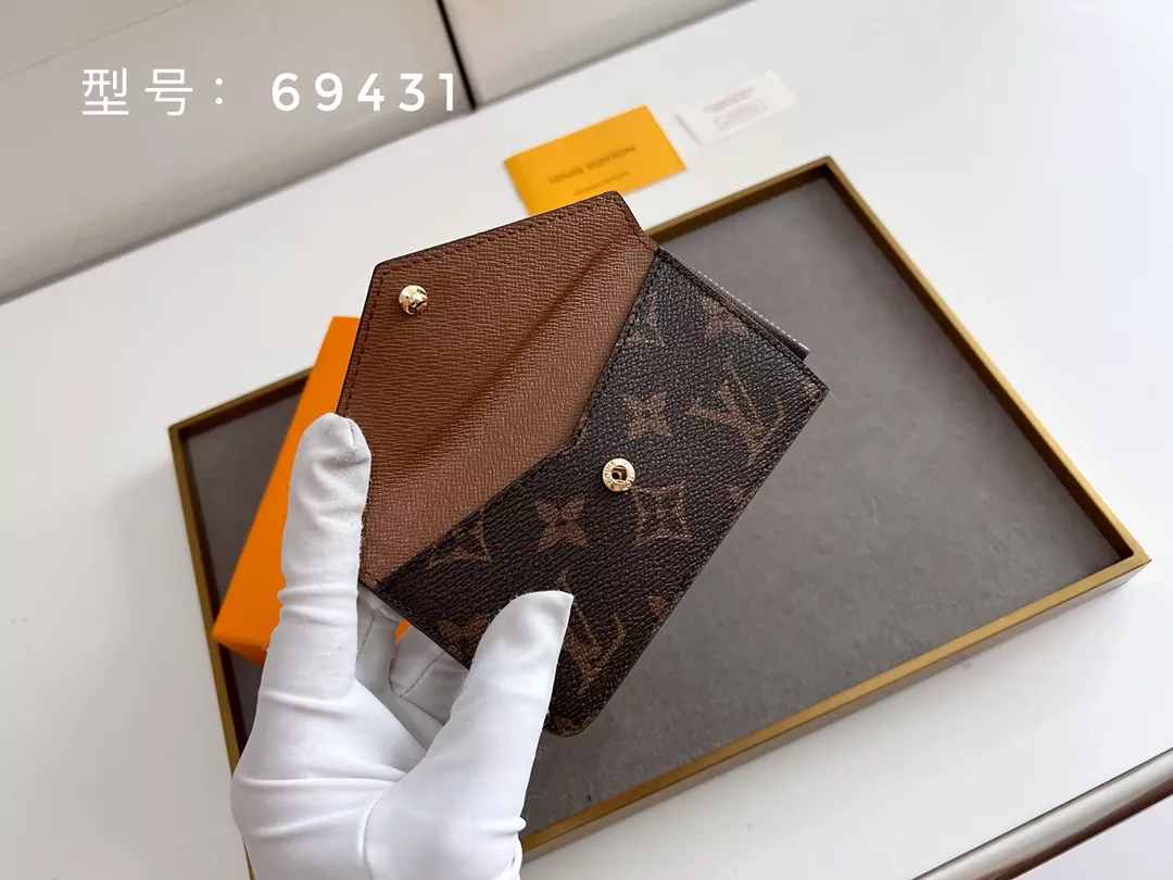 Refined 532 Louis Vuitton LV Card Case