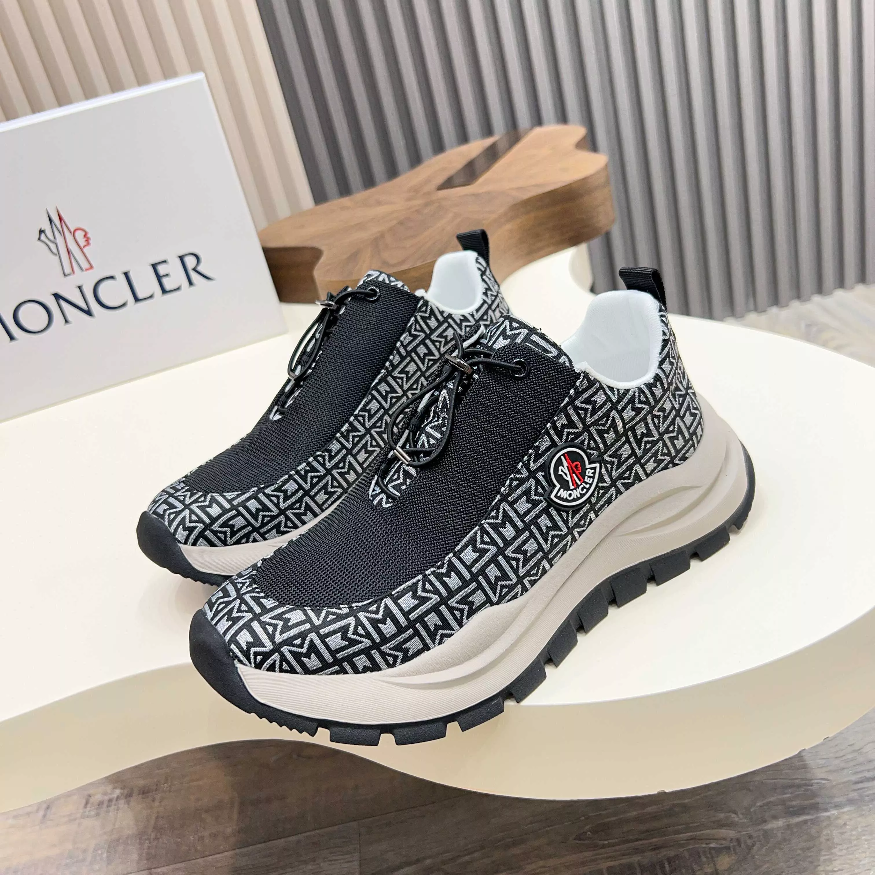 Refined 542 Moncler Casual Shoes For Men