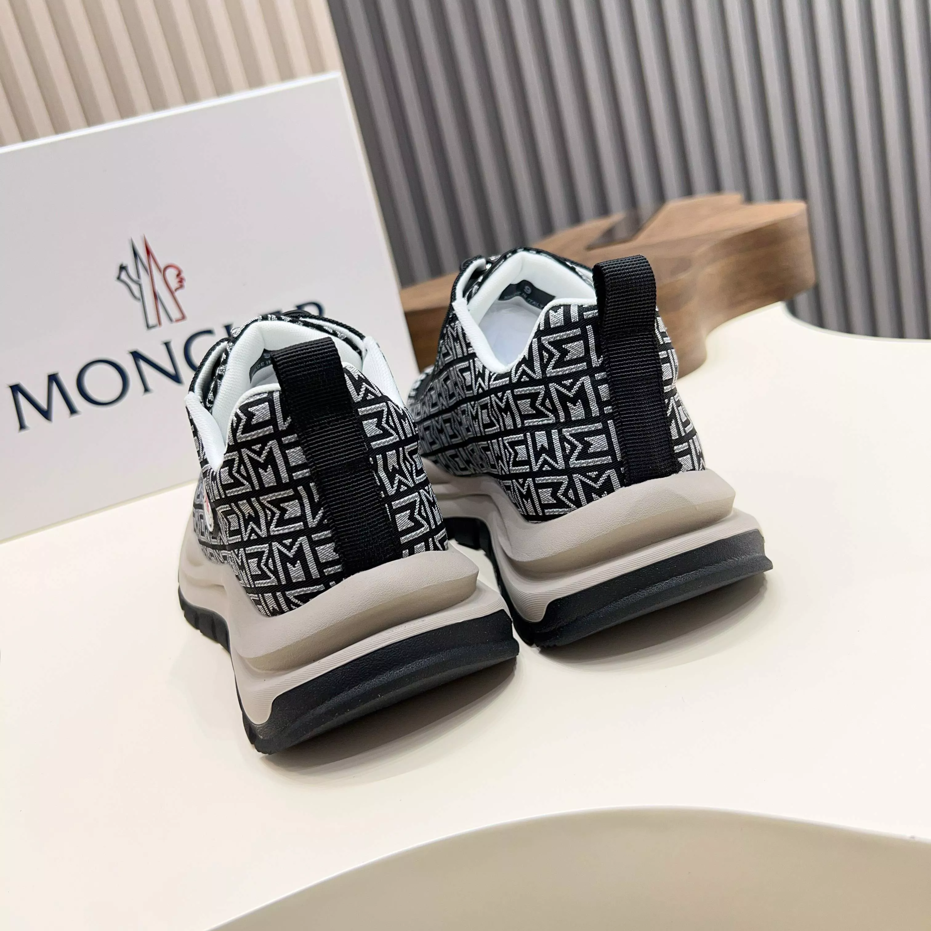 Refined 542 Moncler Casual Shoes For Men