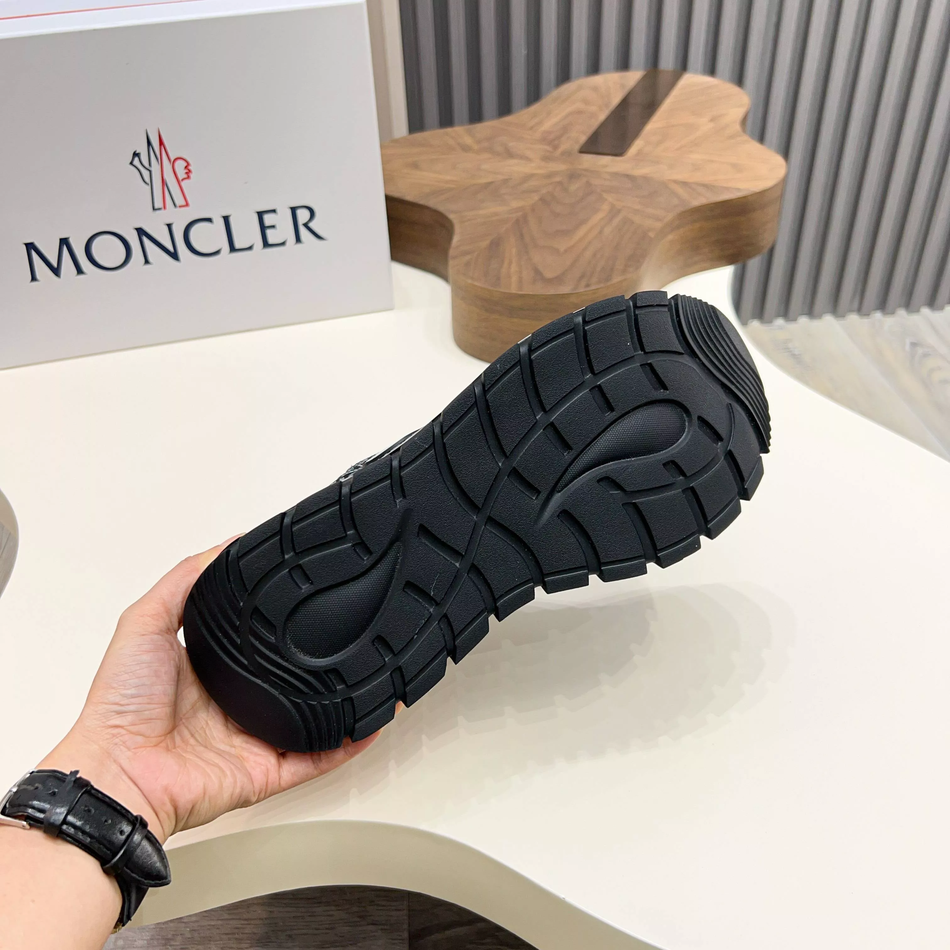 Refined 542 Moncler Casual Shoes For Men