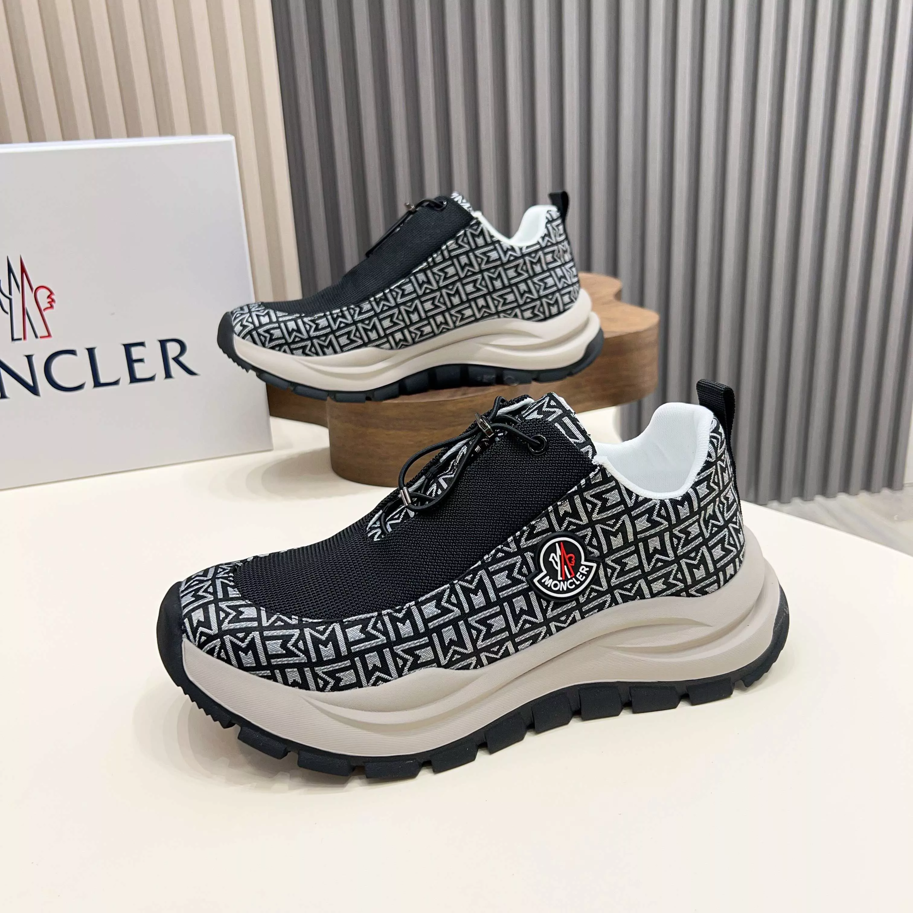 Refined 542 Moncler Casual Shoes For Men
