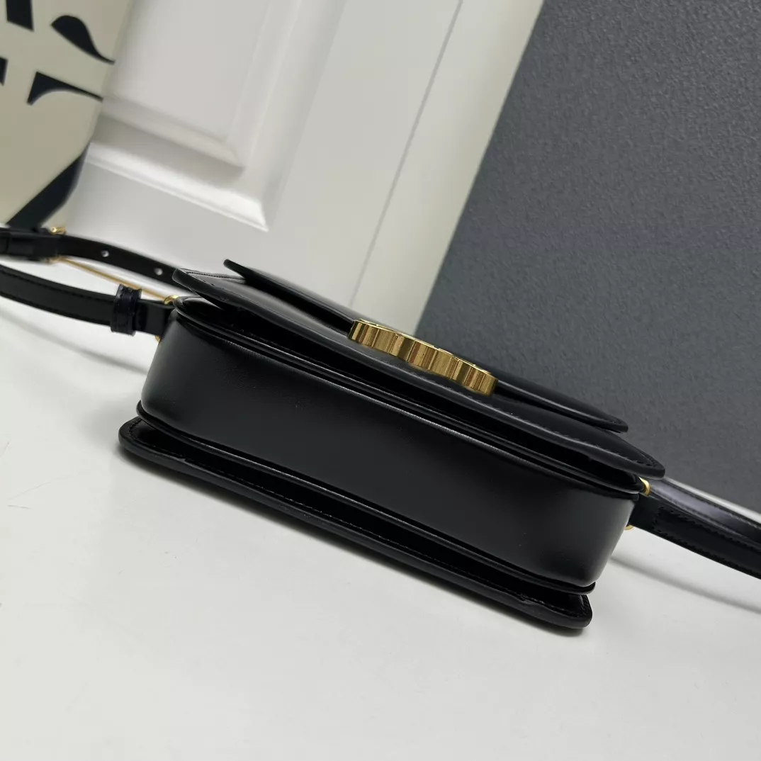 Refined 5495 Celine AAA Quality Messenger Bags For Women