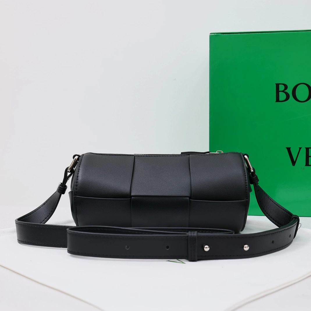 Refined 5601 Bottega Veneta BV AAA Quality Messenger Bags For Women