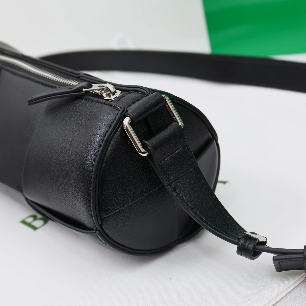 Refined 5601 Bottega Veneta BV AAA Quality Messenger Bags For Women