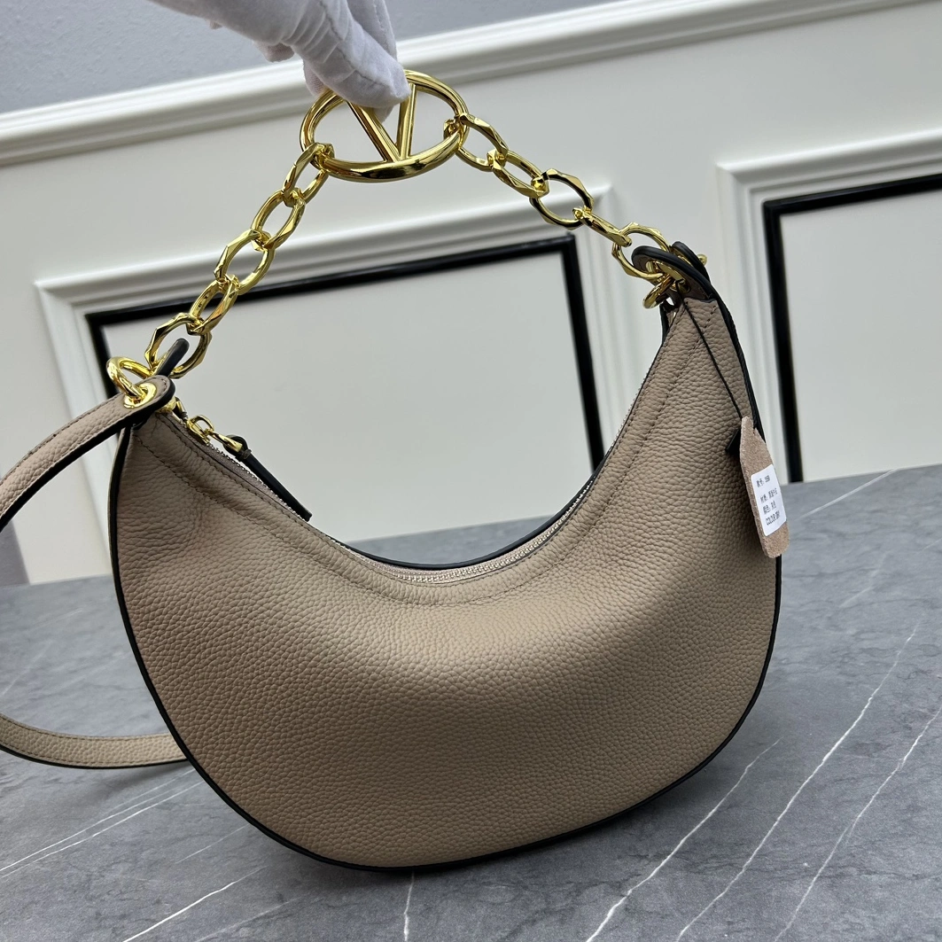 Refined 5673 Valentino AAA Quality Messenger Bags For Women