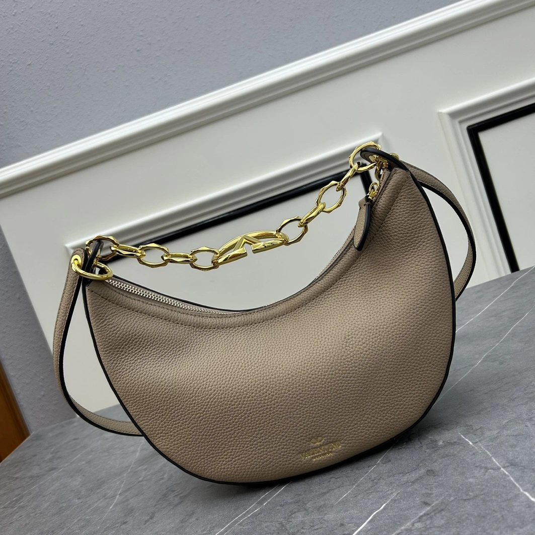 Refined 5673 Valentino AAA Quality Messenger Bags For Women