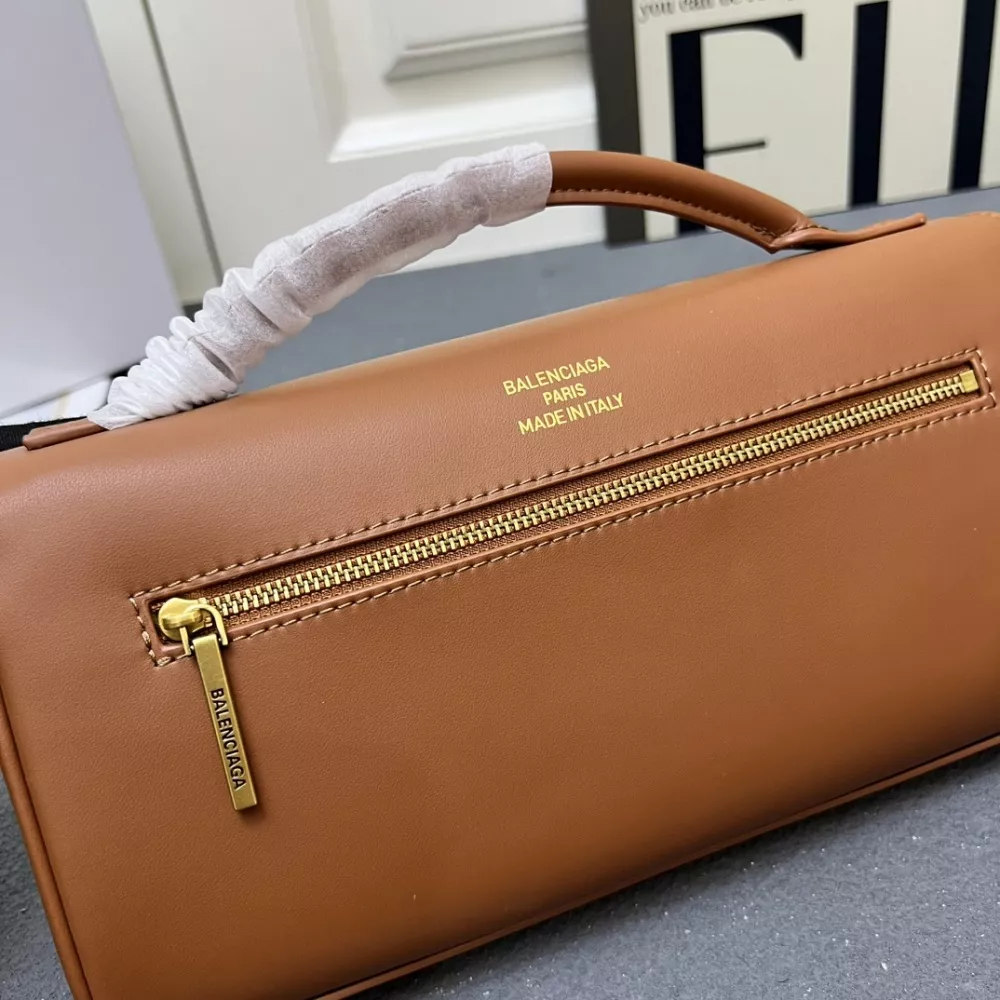 Refined 5685 Balenciaga AAA Quality Messenger Bags For Women