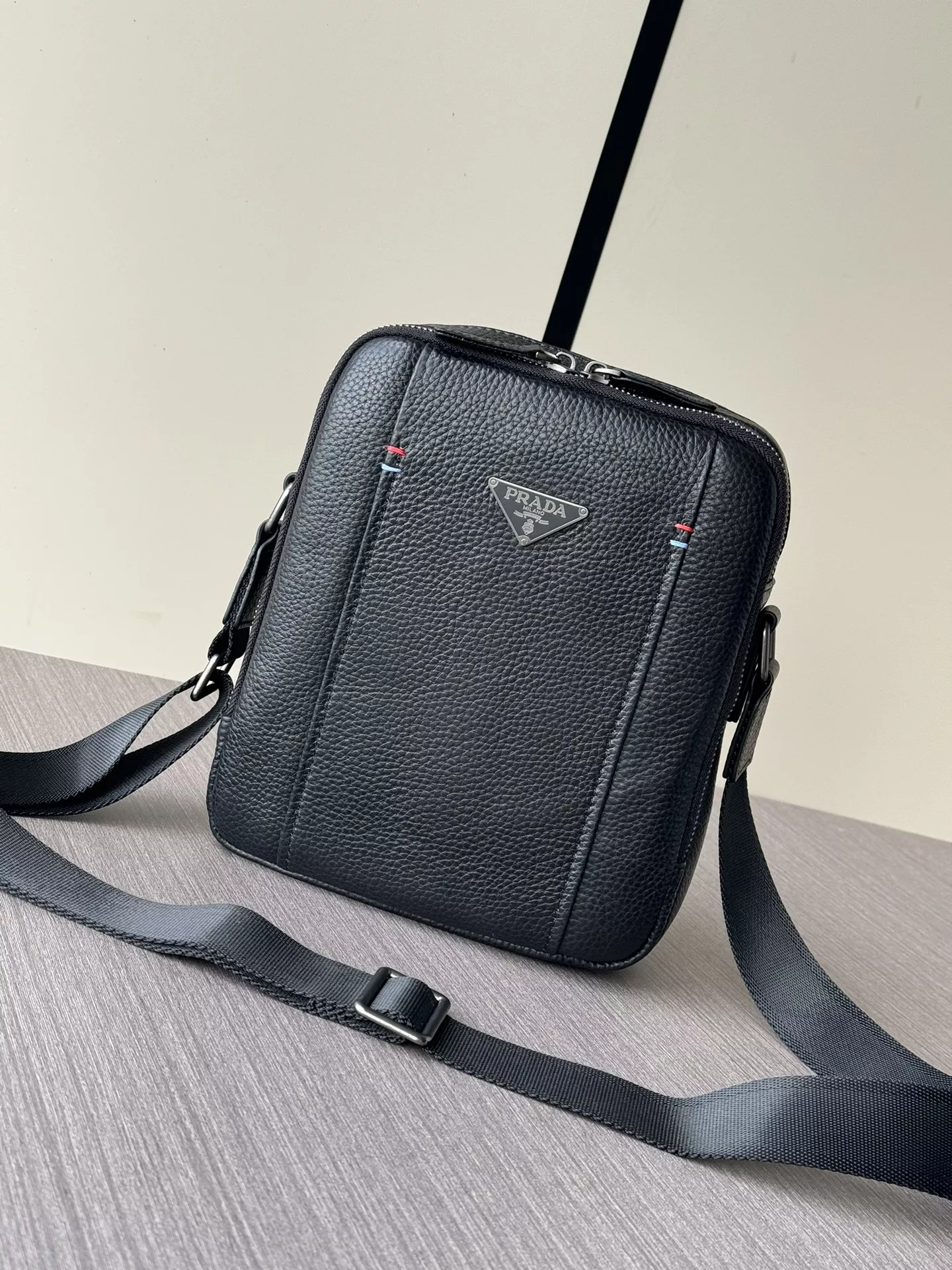 Refined 5867 Prada AAA Man Messenger Bags