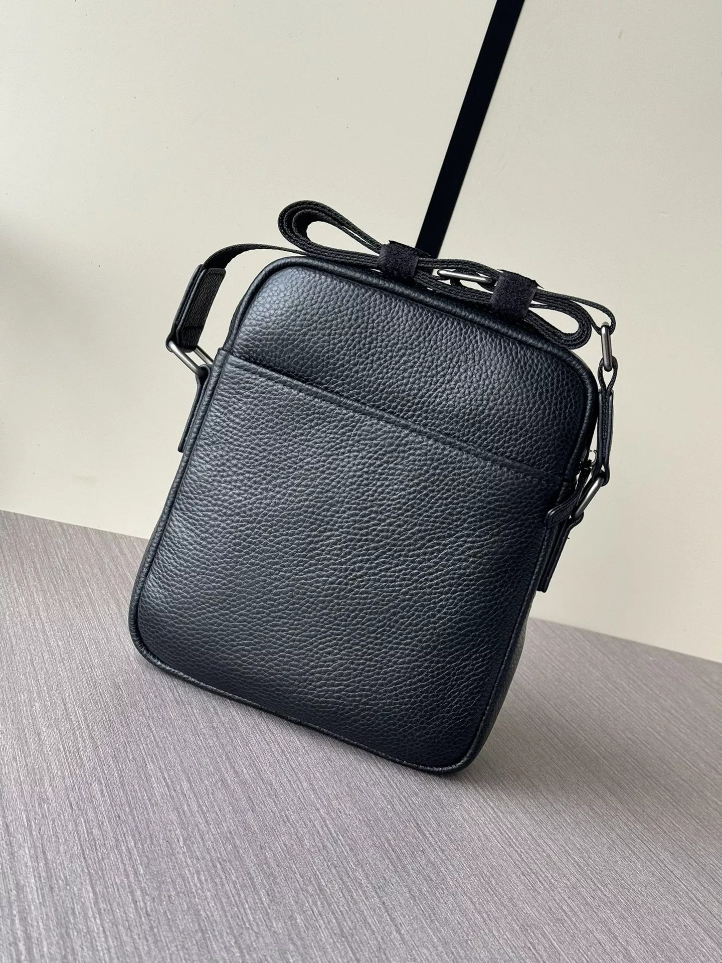 Refined 5867 Prada AAA Man Messenger Bags