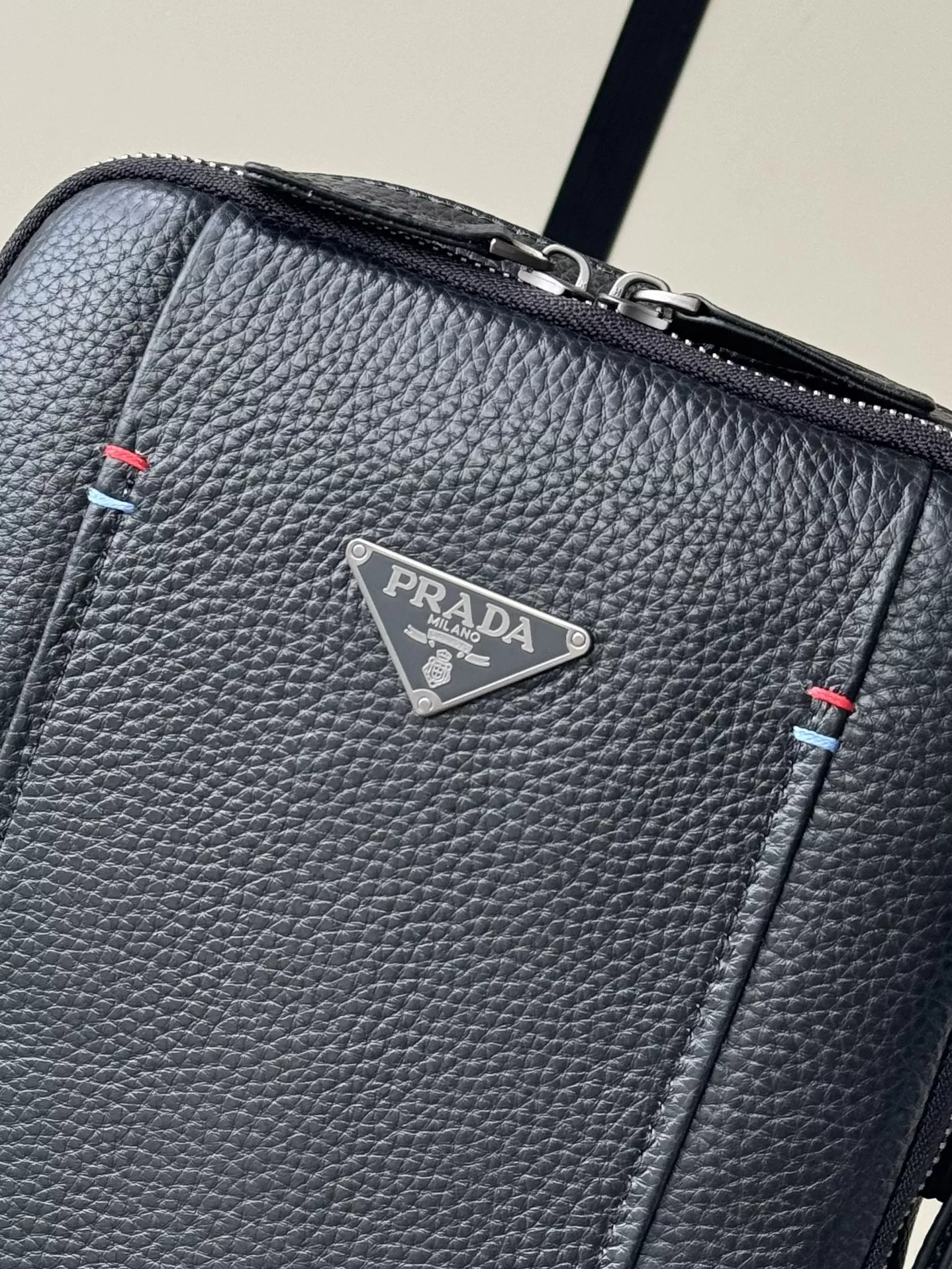Refined 5867 Prada AAA Man Messenger Bags