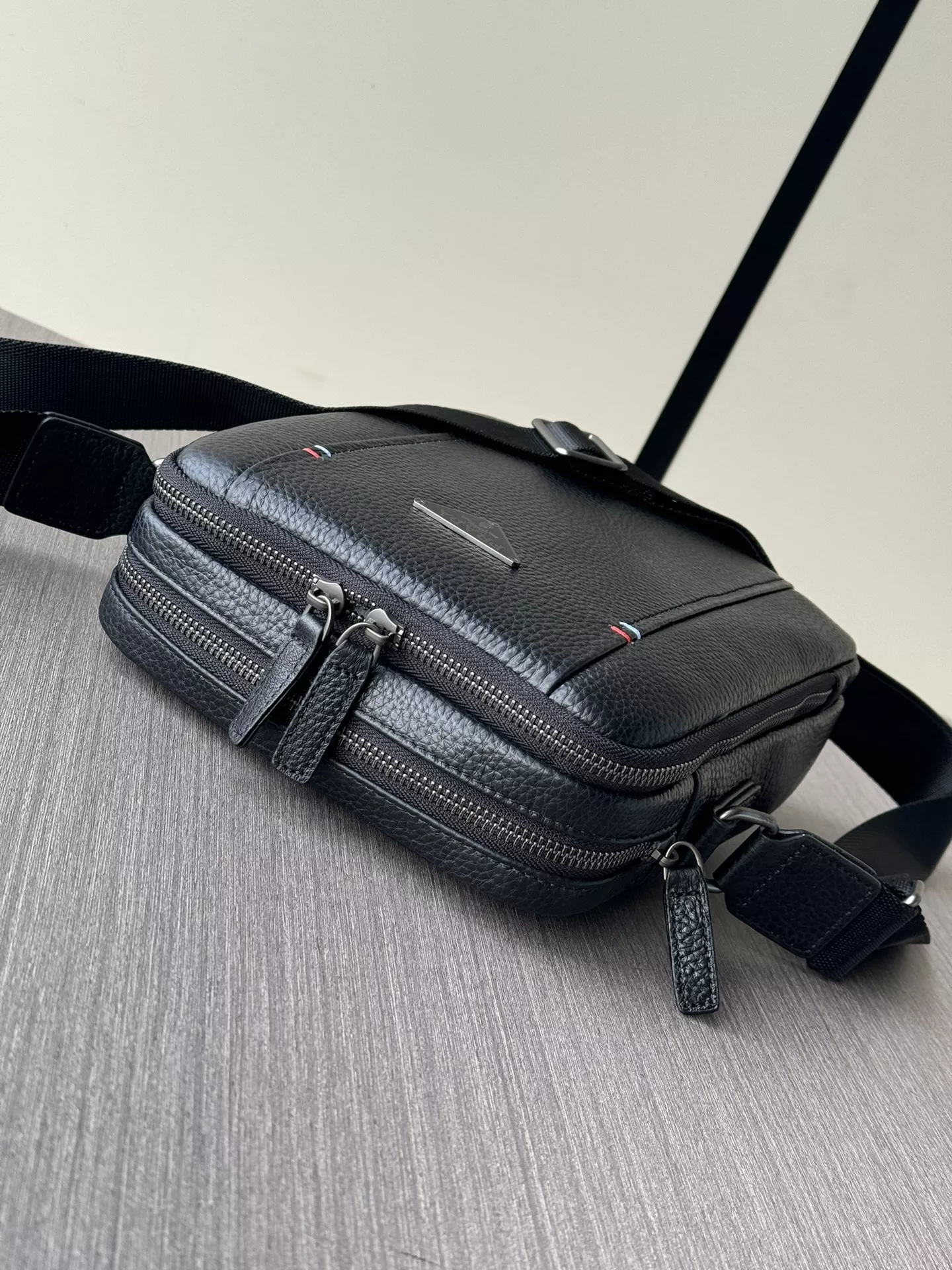 Refined 5867 Prada AAA Man Messenger Bags