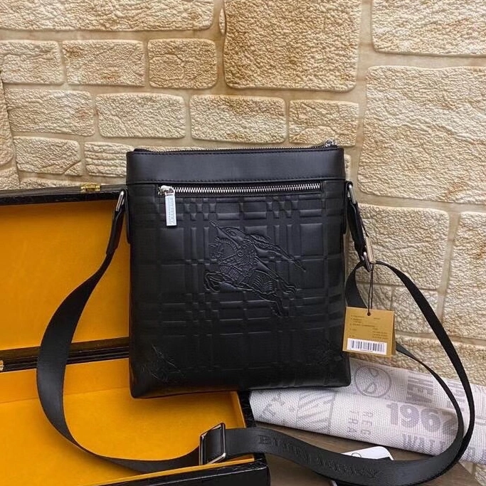 Refined 5989 Burberry AAA Man Messenger Bags