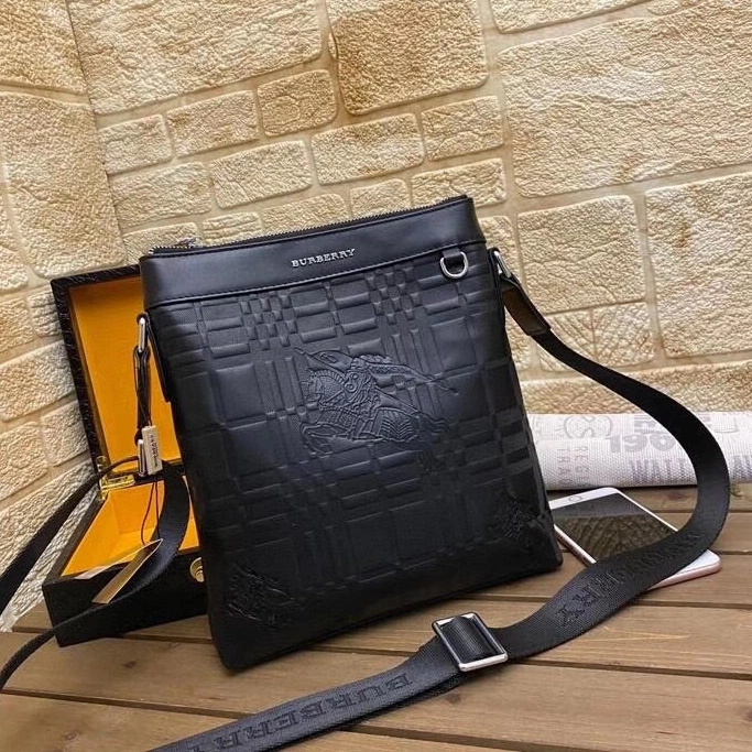 Refined 5989 Burberry AAA Man Messenger Bags