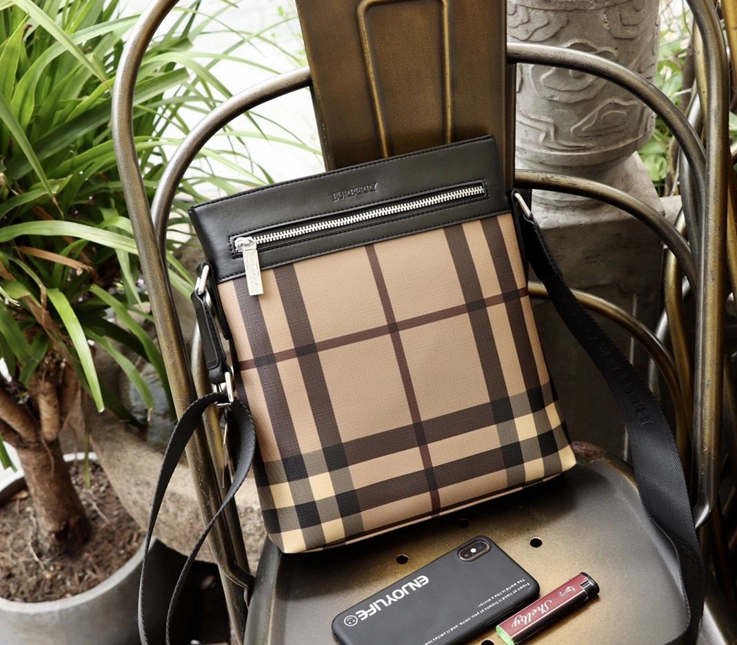 Refined 6108 Burberry AAA Man Messenger Bags